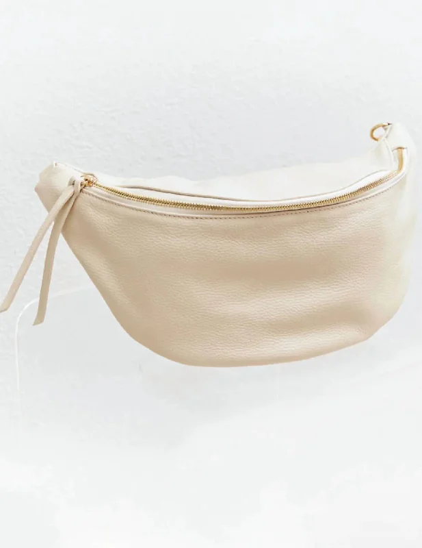 Women's Lilla Sling Bag In Off White