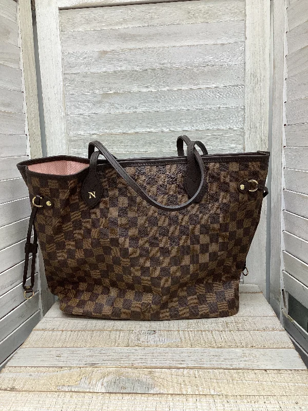 Handbag Designer By Louis Vuitton, Size: Medium