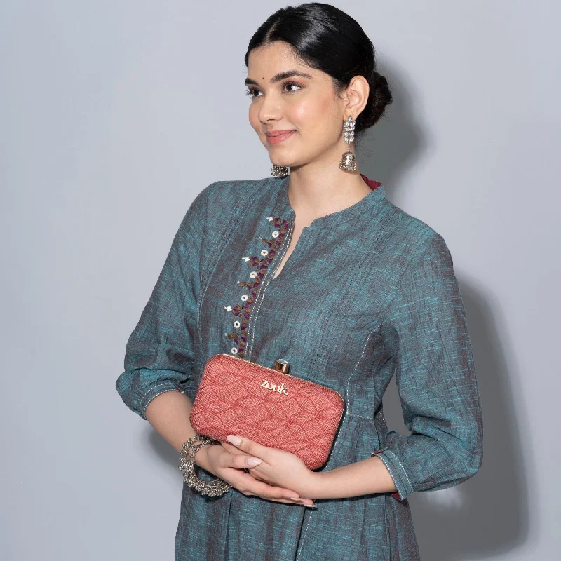 Wadiyar Qila Clutch