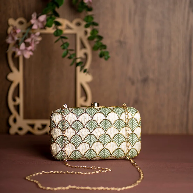 Munnar Regal Clutch